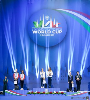 podium all around sf 05575 copia simone ferraro ph